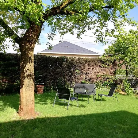 Apartment Avec Jardin A